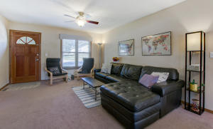 1504 W Warren Ave