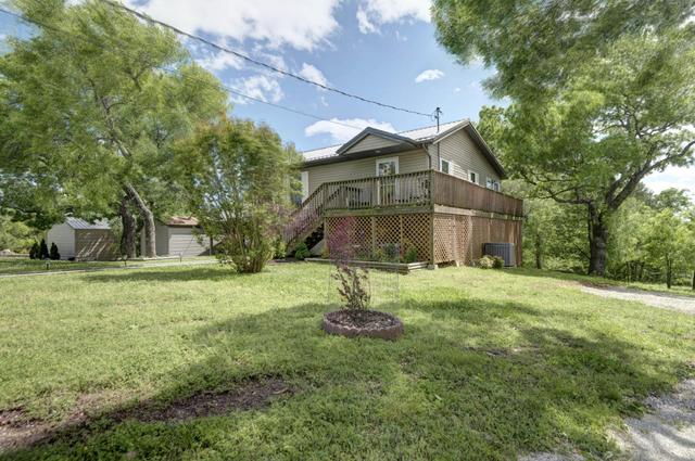 21 Lakeshore Dr