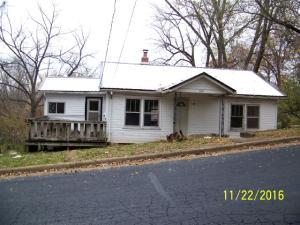 609 E Maple