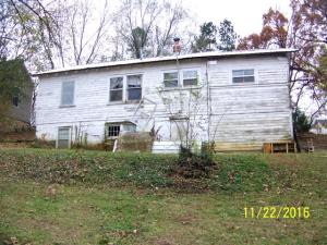 609 E Maple