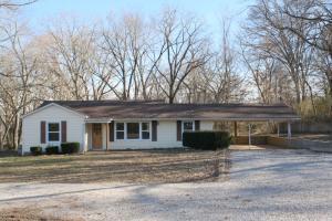 609 E Maple