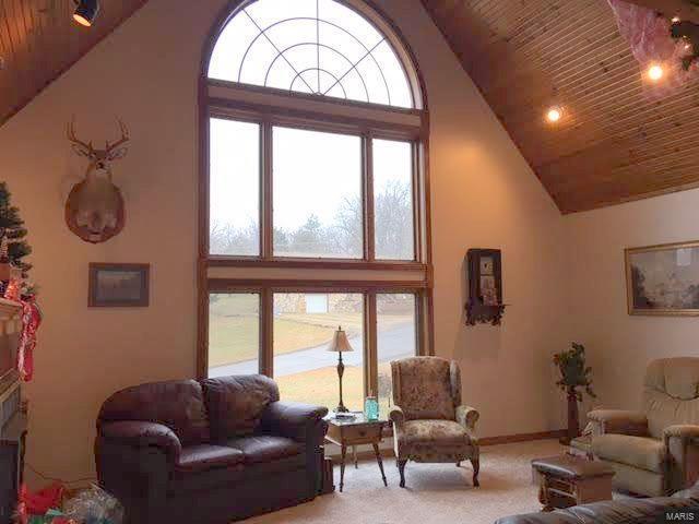 609 E Maple