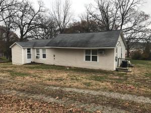 609 E Maple