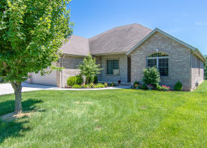 For Sale: 4416 E Ambrose Dr Springfield, MO 65802
