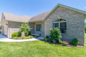 For Sale: 4416 E Ambrose Dr Springfield, MO 65802