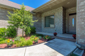 For Sale: 4416 E Ambrose Dr Springfield, MO 65802