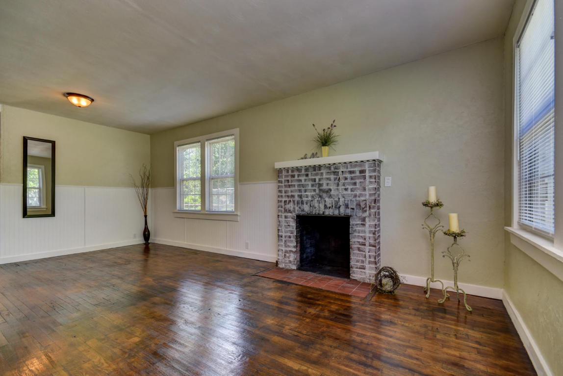 1912 S Ferguson Ave