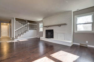 3824 E Farm Road 156