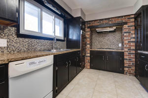 3824 E Farm Road 156