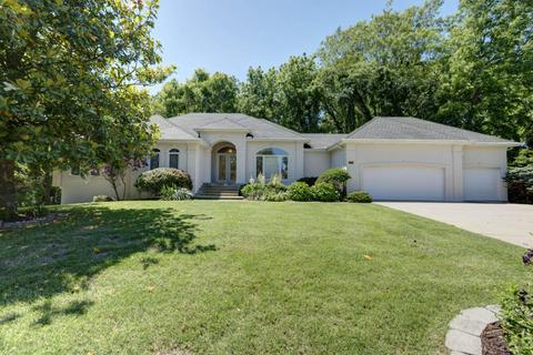 2622 S Forrest Heights Ave