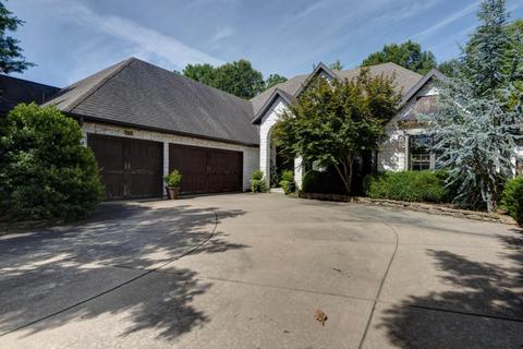 2622 S Forrest Heights Ave