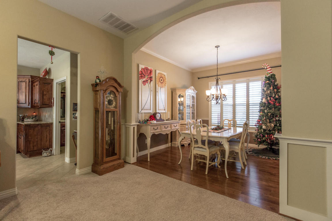 4515 W Cloverleaf Ter