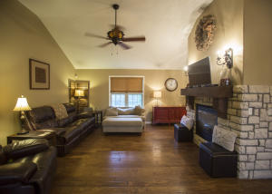 1068 E Maryland Ct