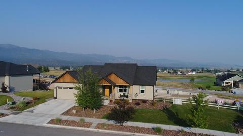 1368 Douglas Dr