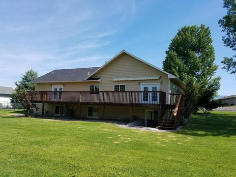 1368 Douglas Dr