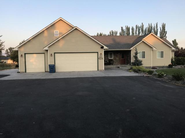 1368 Douglas Dr
