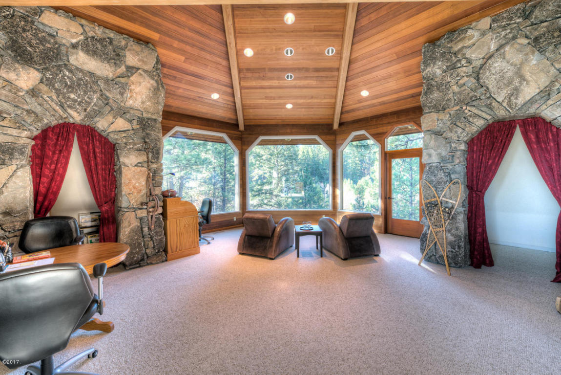 529 Arnica Dr