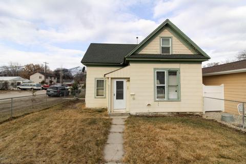 136 Meadow Dr