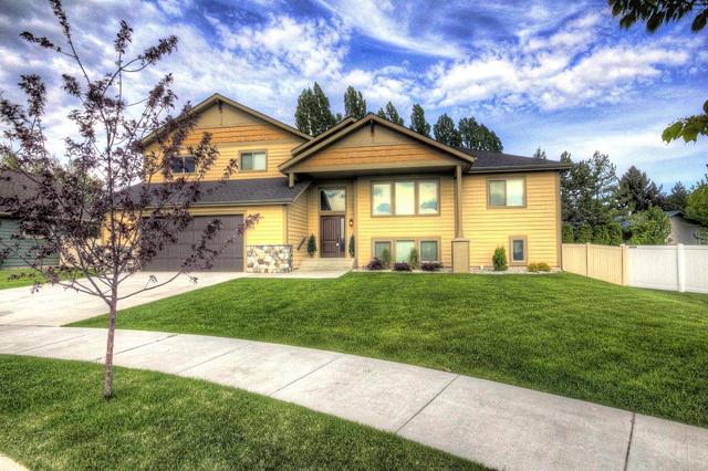 12 Windward Loop