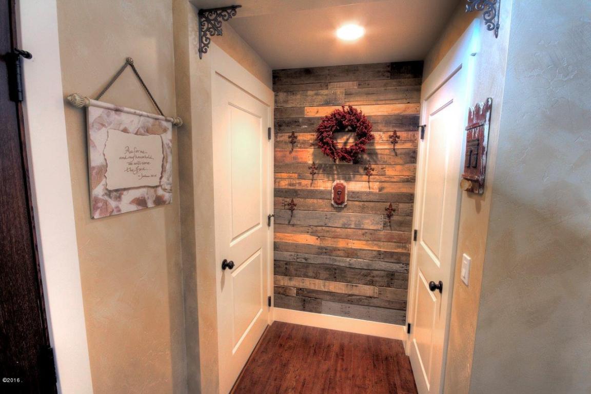 12 Windward Loop