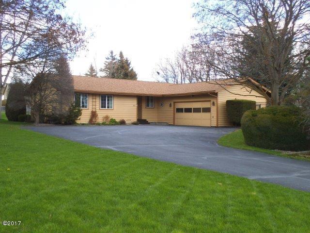 447 Hollyhock Ln