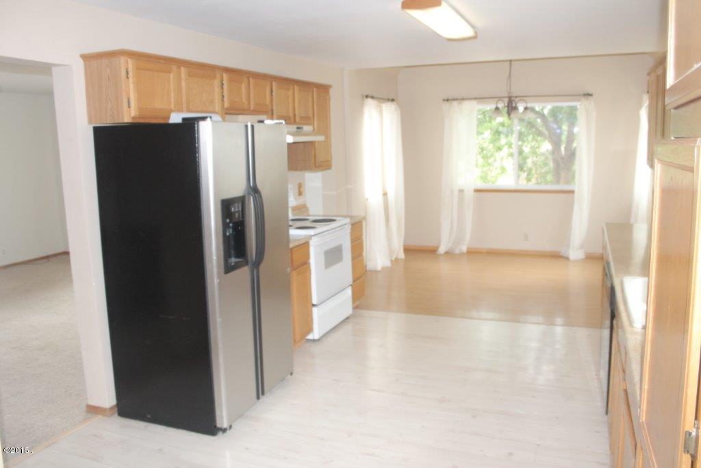 131 W Nicklaus Ave