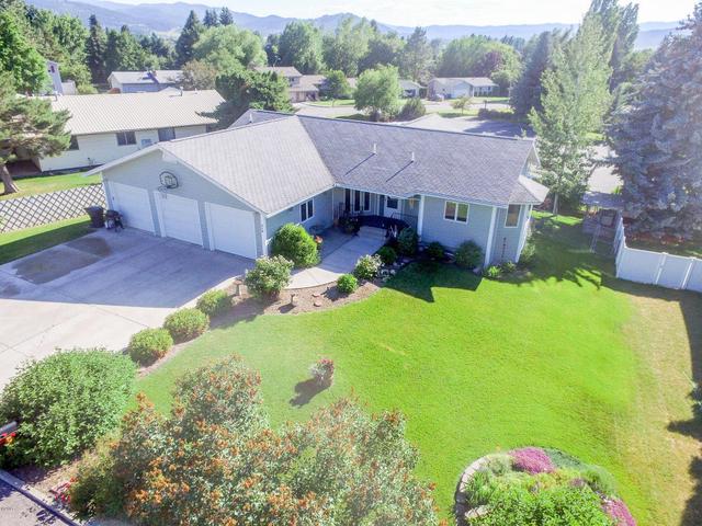 11 Carnegie Dr