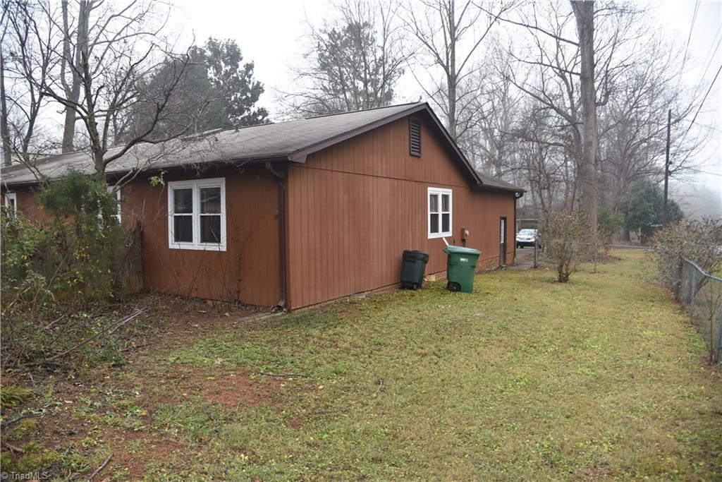 606 Cherry Tree Ln