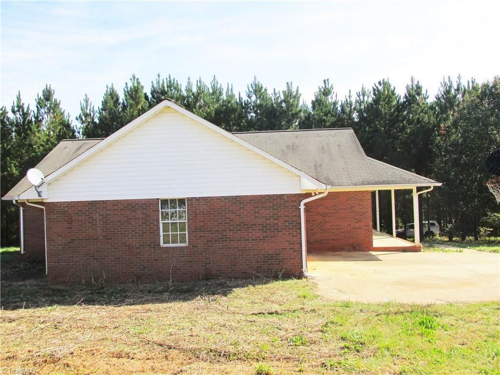 873 Gladstone Rd