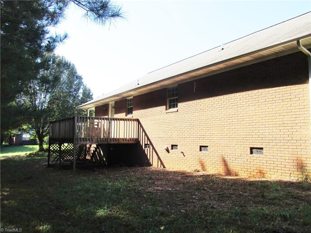 873 Gladstone Rd