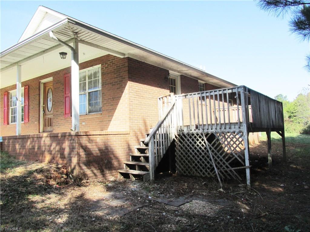 873 Gladstone Rd