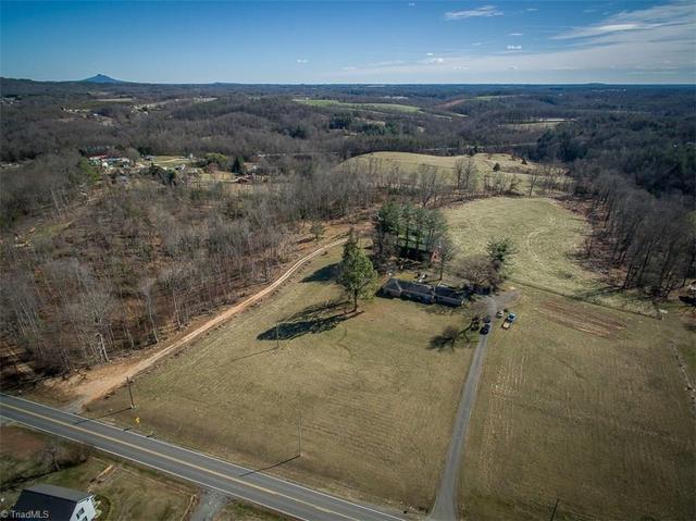 1025 Deer Tracks Ln