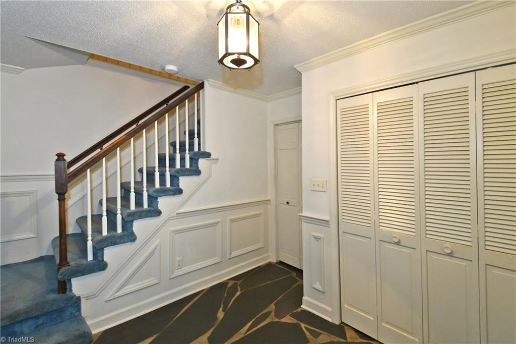 7327 Ridgecrest Trl