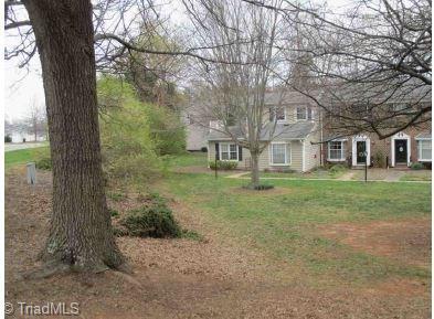 832 Rivertree Ln