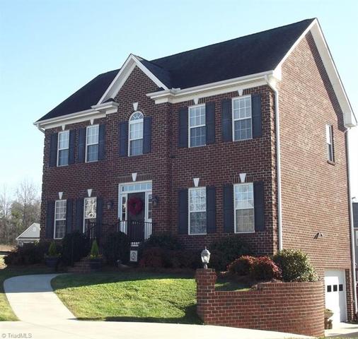 222 Hawks Nest Cir