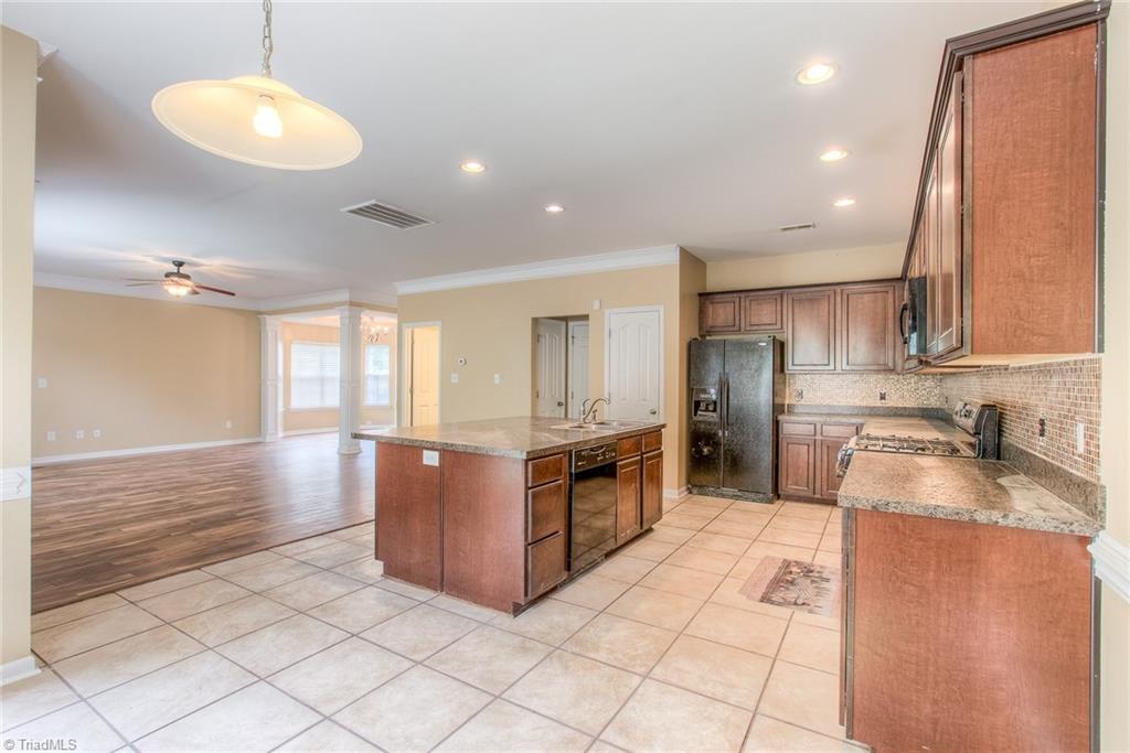 1225 Folkstone Ridge Ln