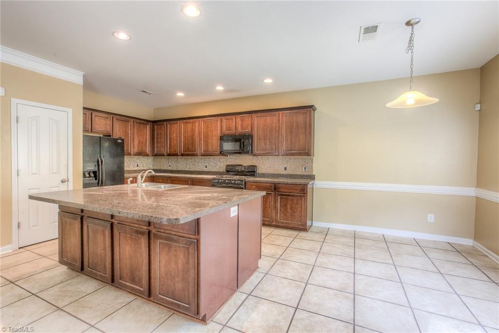 1225 Folkstone Ridge Ln