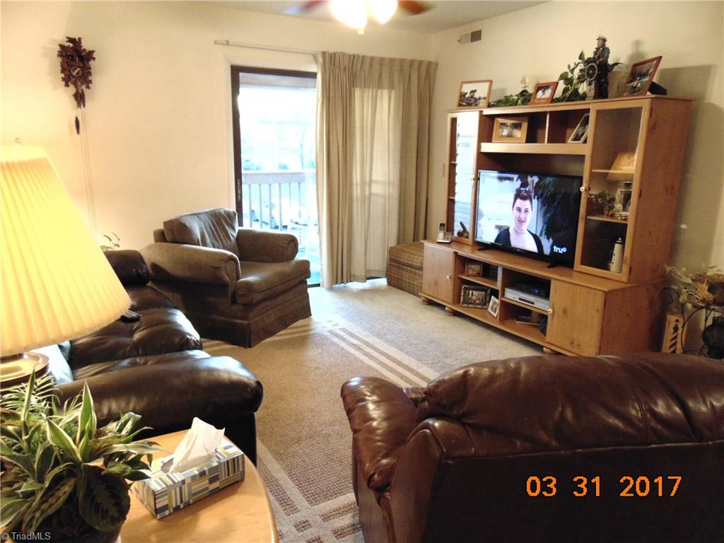607 Lexington Ave
