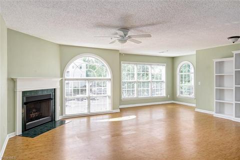 31 Meadowood Glen Way
