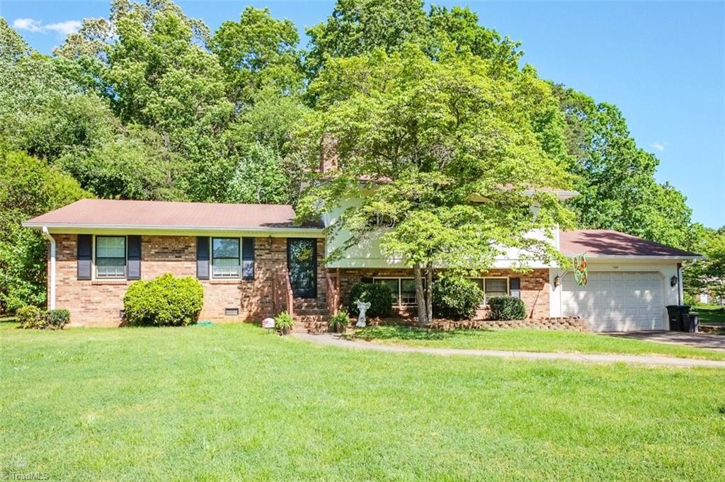 204 Saint Regis Ln
