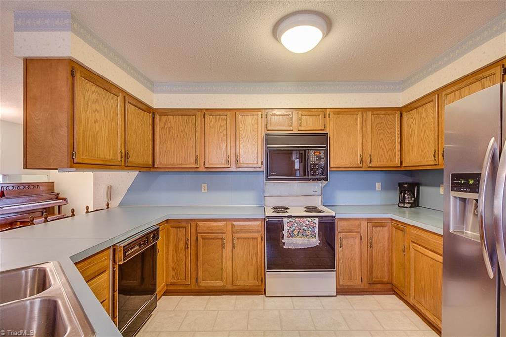 104 Kenwood Ln