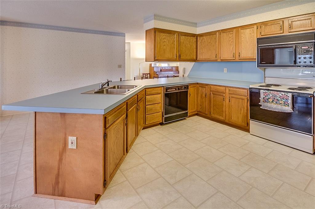 104 Kenwood Ln