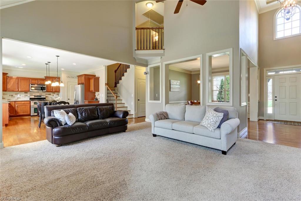 155 Cottonwood Ln