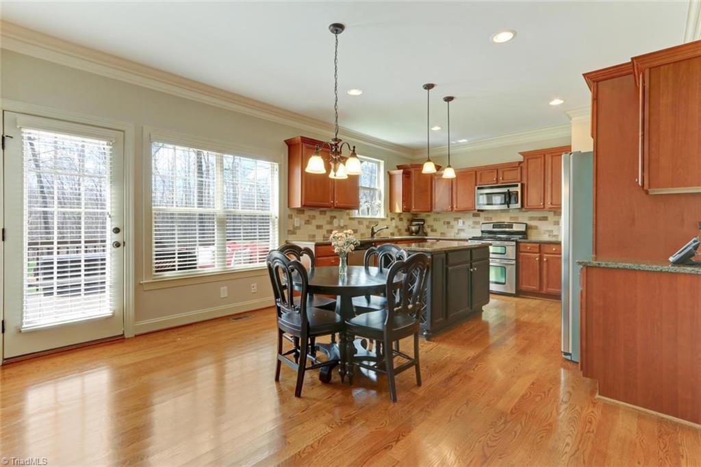 155 Cottonwood Ln