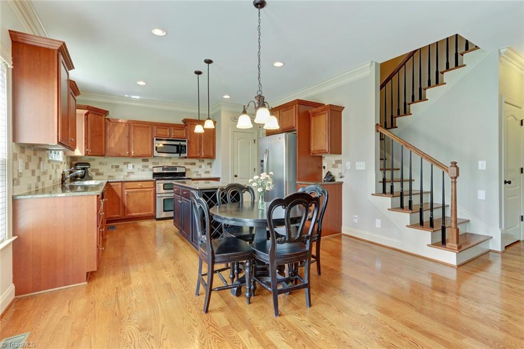 155 Cottonwood Ln