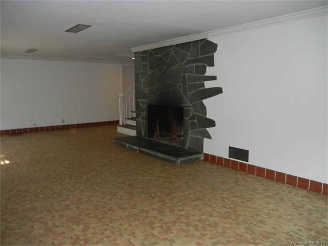 736 Page St