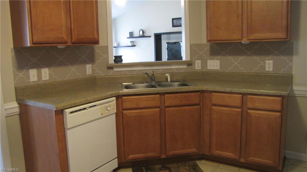 506 Walnut Crossing Dr