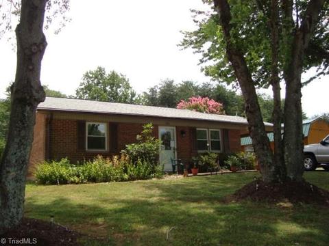1611 Ballymena Dr