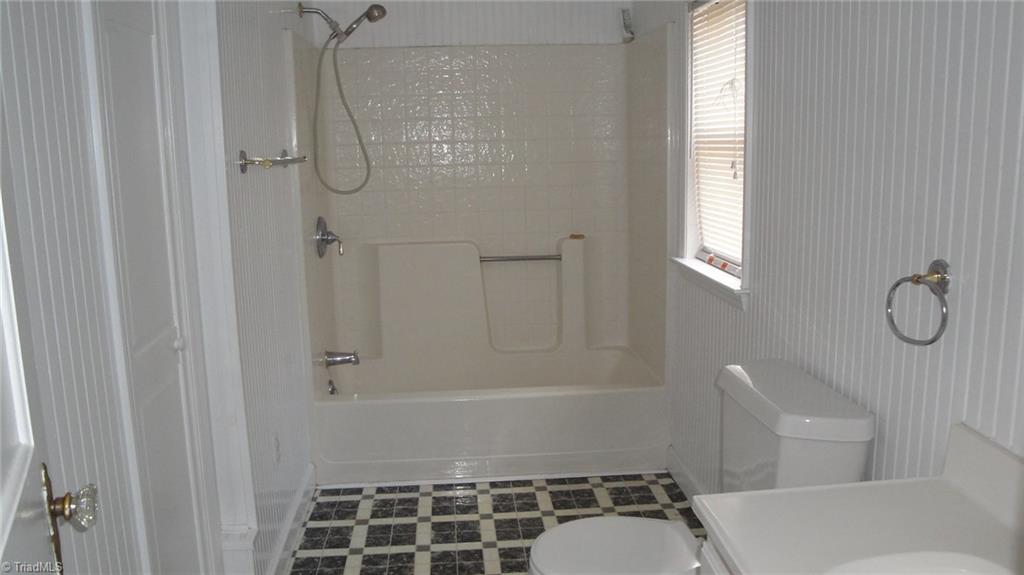 2329 W Cornwallis Dr