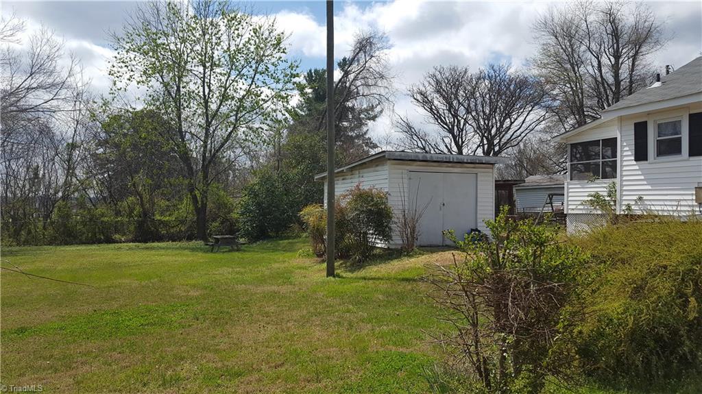 2703 Pinecroft Rd